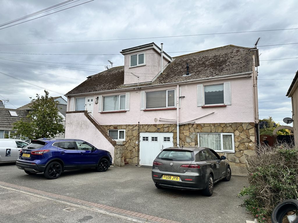 Property photo 1 of 31 Stunning 4 Bedroom Chalet Home With Direct Beach Access &amp; Panoramic Sea Views
