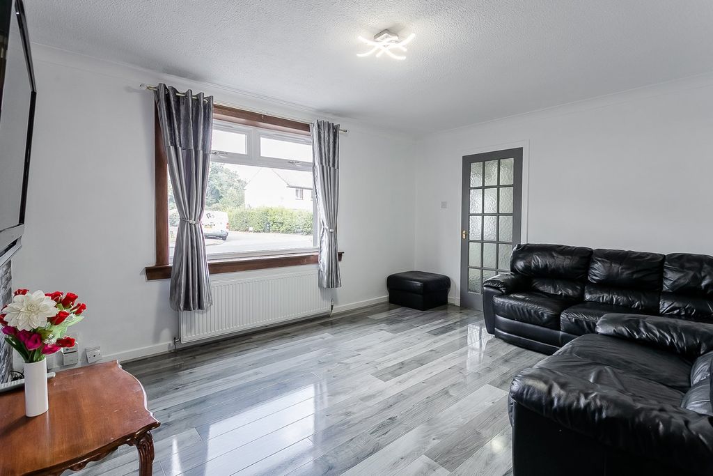 Property photo 2 of 30