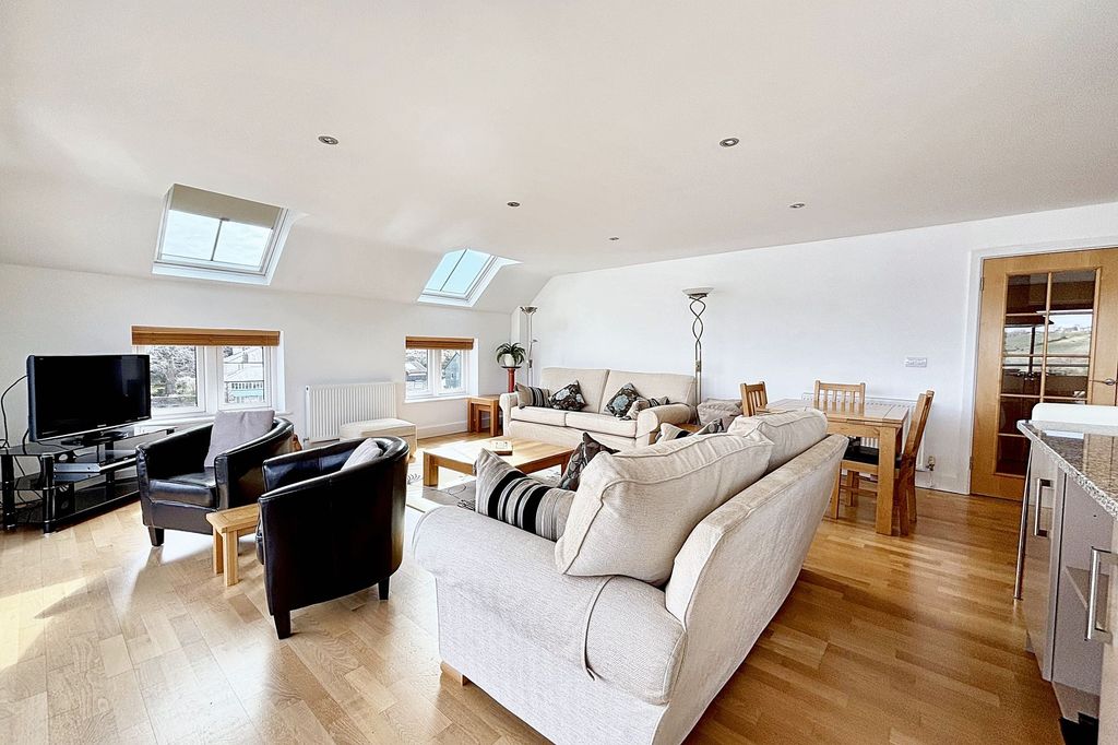 Additional image 9 of 2 bed flat for saleQuay Hill, Penryn TR10