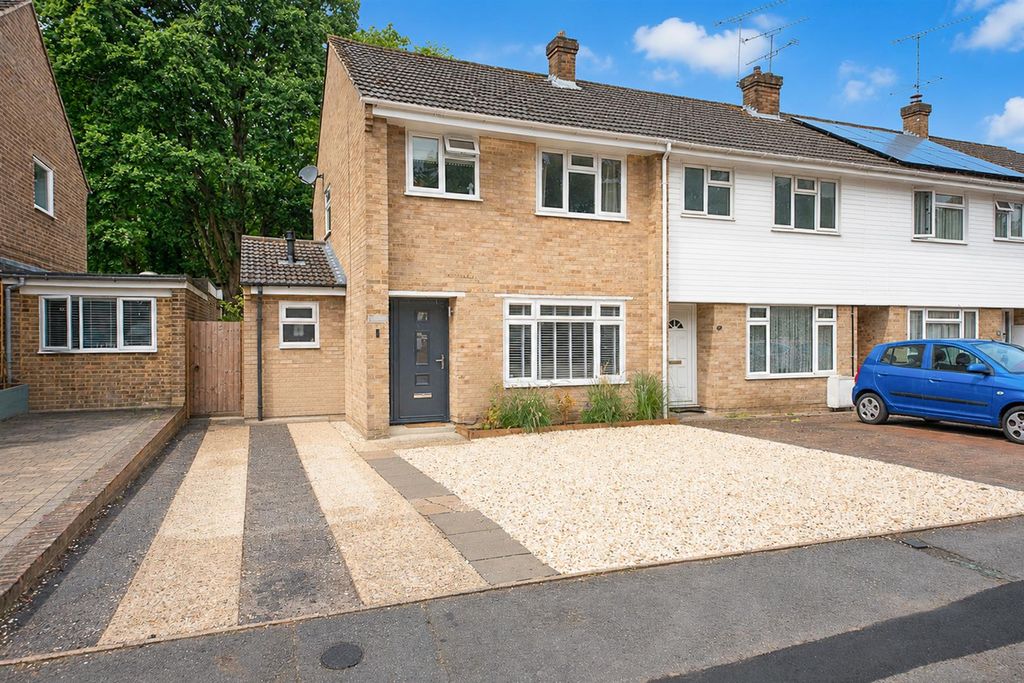 Property photo 1 of 26 8 Nightingale Drive (29).Jpg