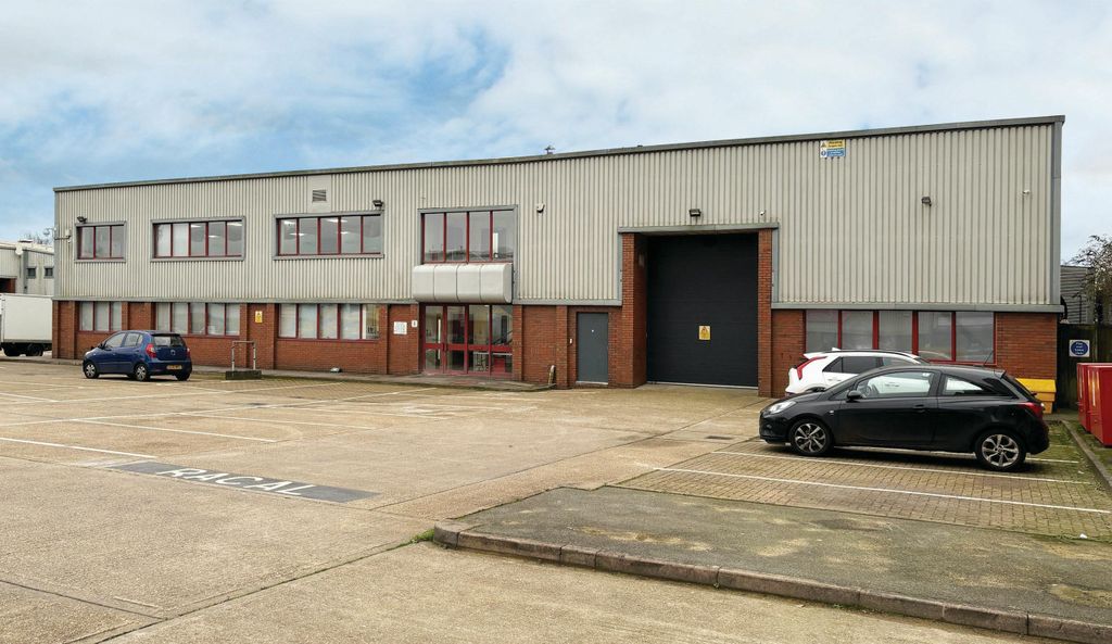 Property photo 1 of 5 Unit 4 Exterior 2 Lighter Sky.Jpg