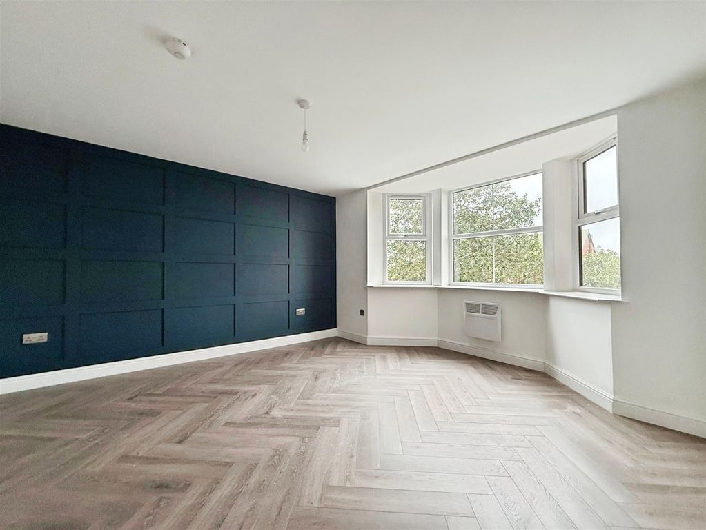 Property photo 1 of 10 Living Room