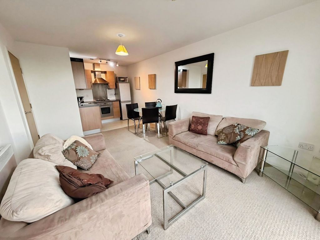 Property photo 2 of 12 Picture No. 15