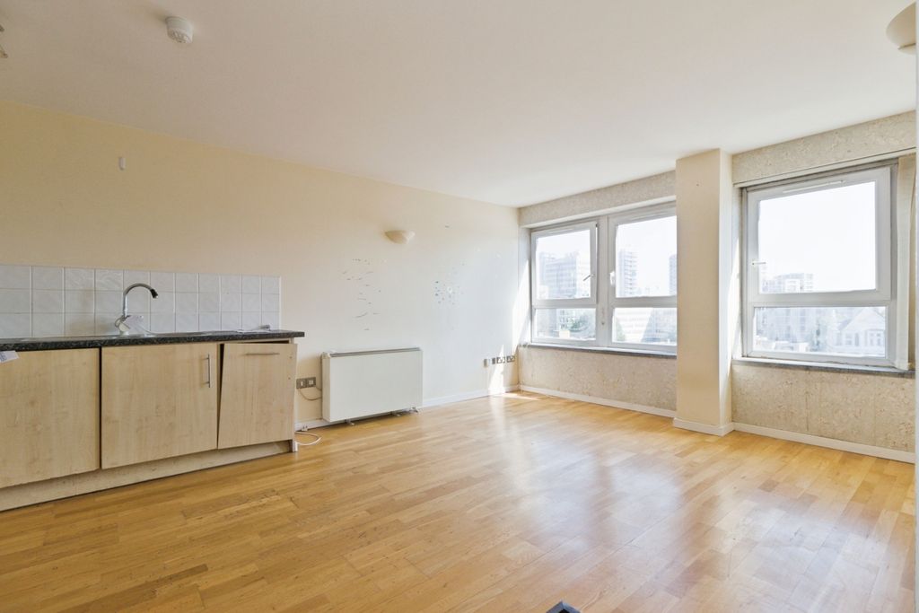 Property photo 2 of 20 Pbox-Img.Jpg