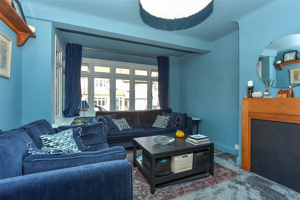 Property photo 2 of 12 Lounge