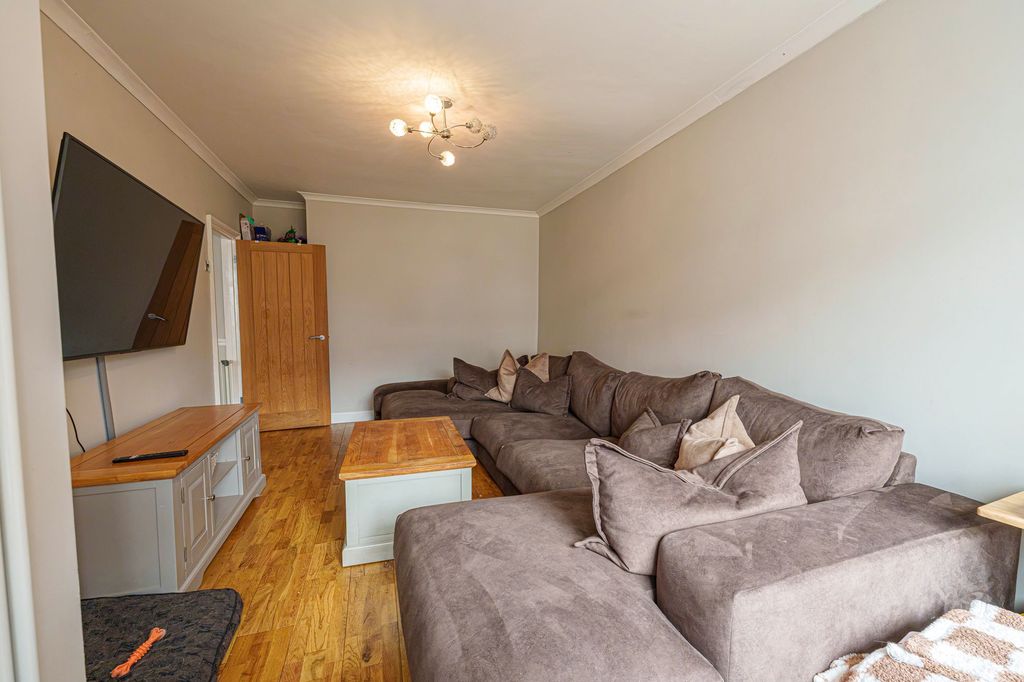 Property photo 3 of 41