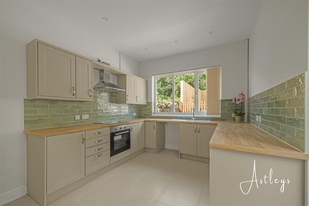 Property photo 2 of 22 Kitchen