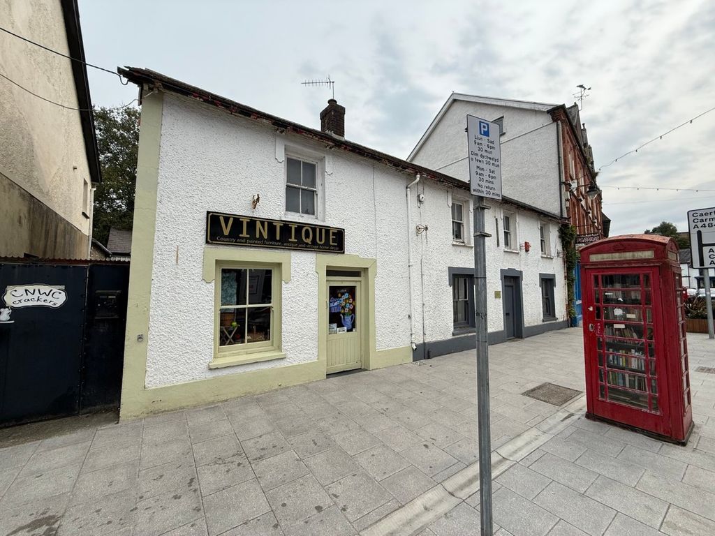 Property photo 2 of 20