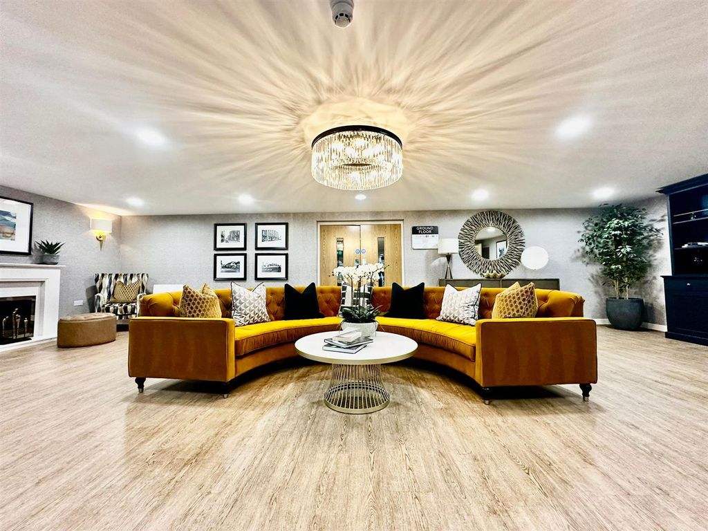 Property photo 1 of 11 Communal Lounge