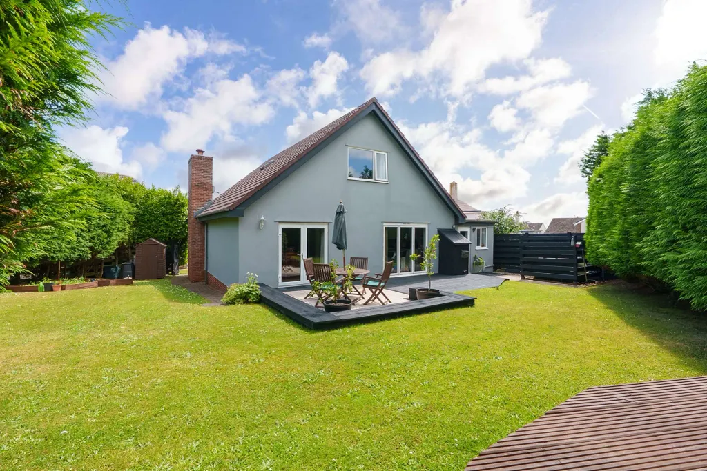 Property photo 3 of 23