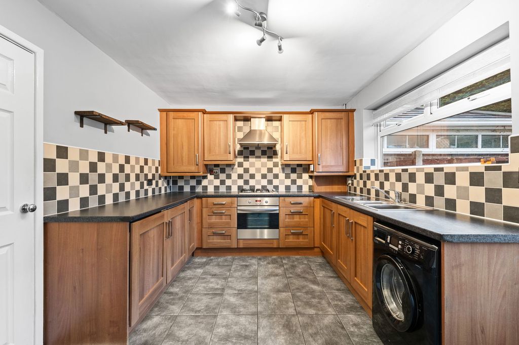 Property photo 2 of 22