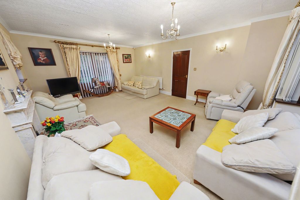 Property photo 2 of 29