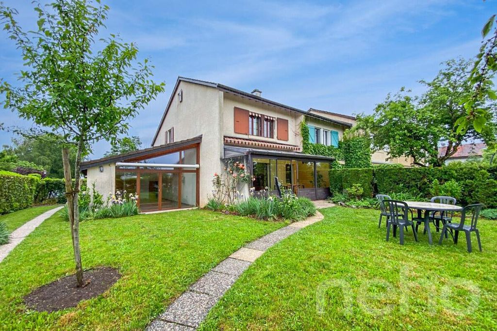 Property photo 2 of 13