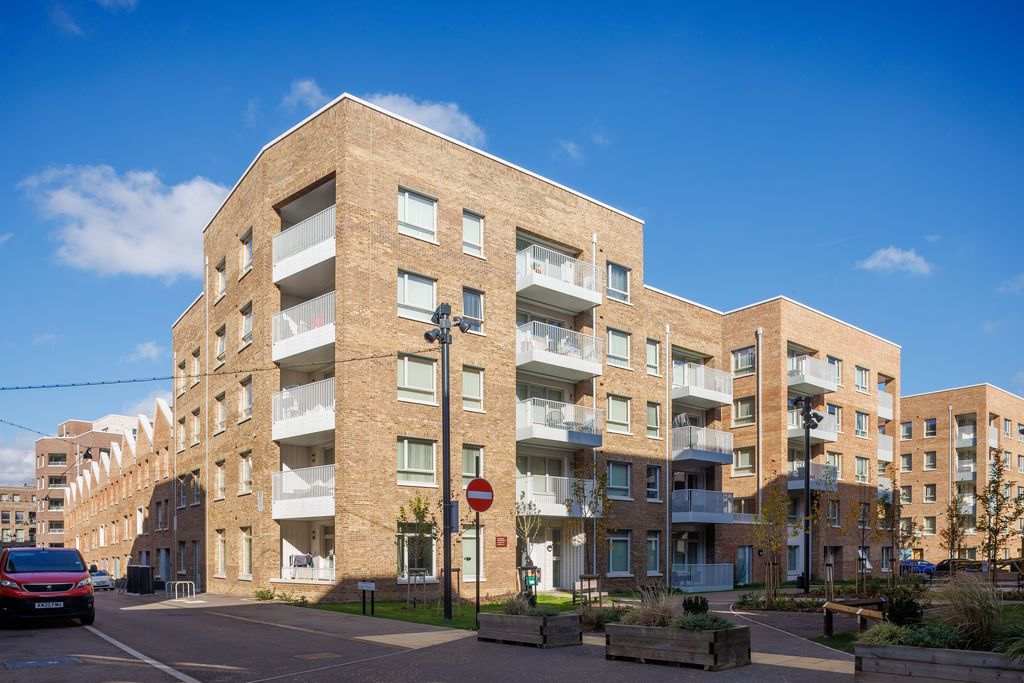 Property photo 1 of 8 Photo 8