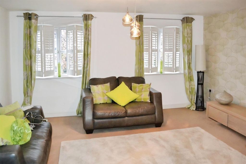 Property photo 3 of 6 A7667B66-Lounge.Jpg