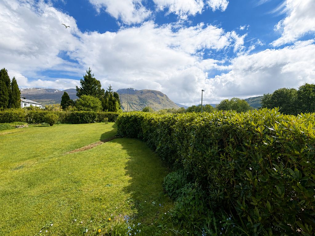 Property photo 2 of 36