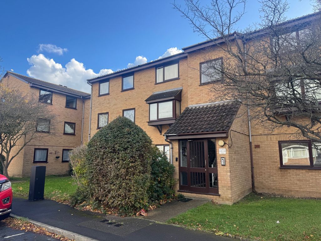 Property photo 1 of 5 1 Bed G/F Flat