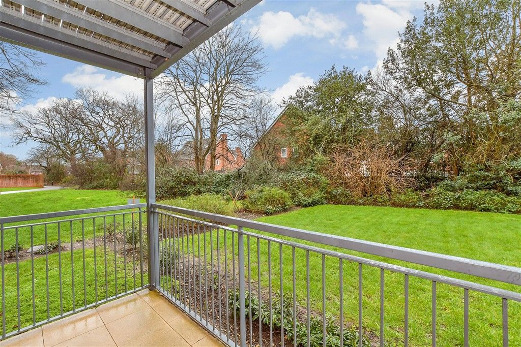 Property photo 2 of 10 Balcony / Terrace