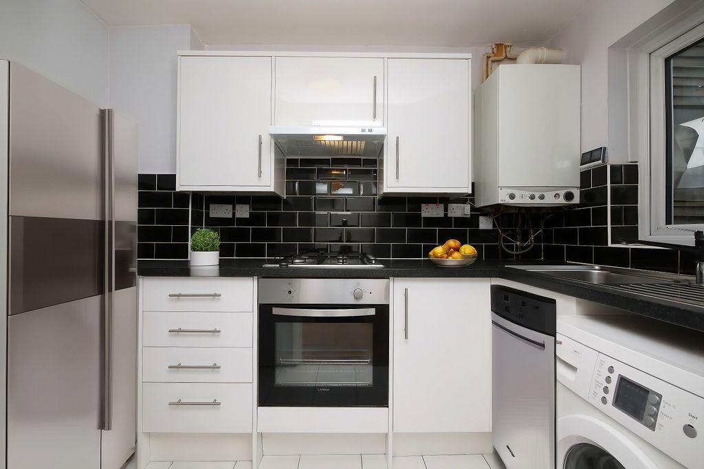 Property photo 2 of 9 3919954