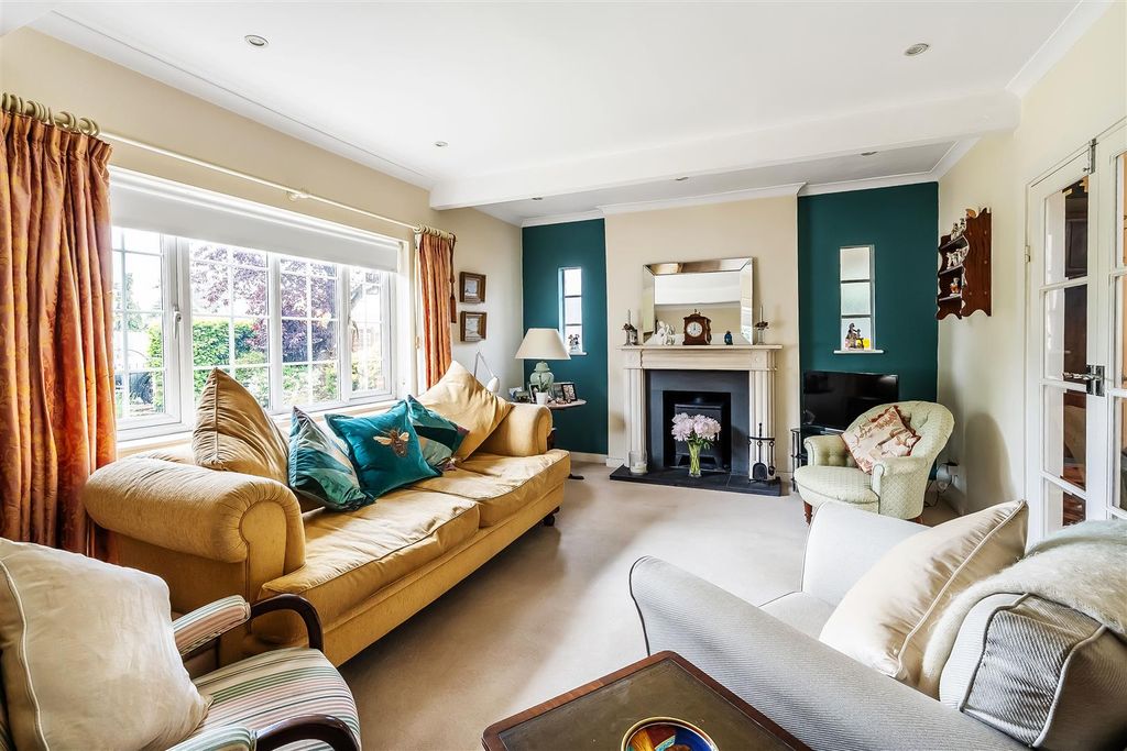 Property photo 3 of 21 8-Greville-Park-Road-8.Jpg