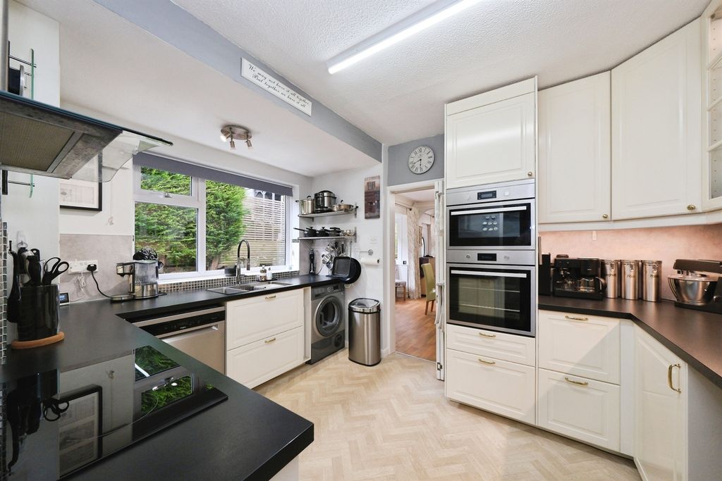 Property photo 3 of 22