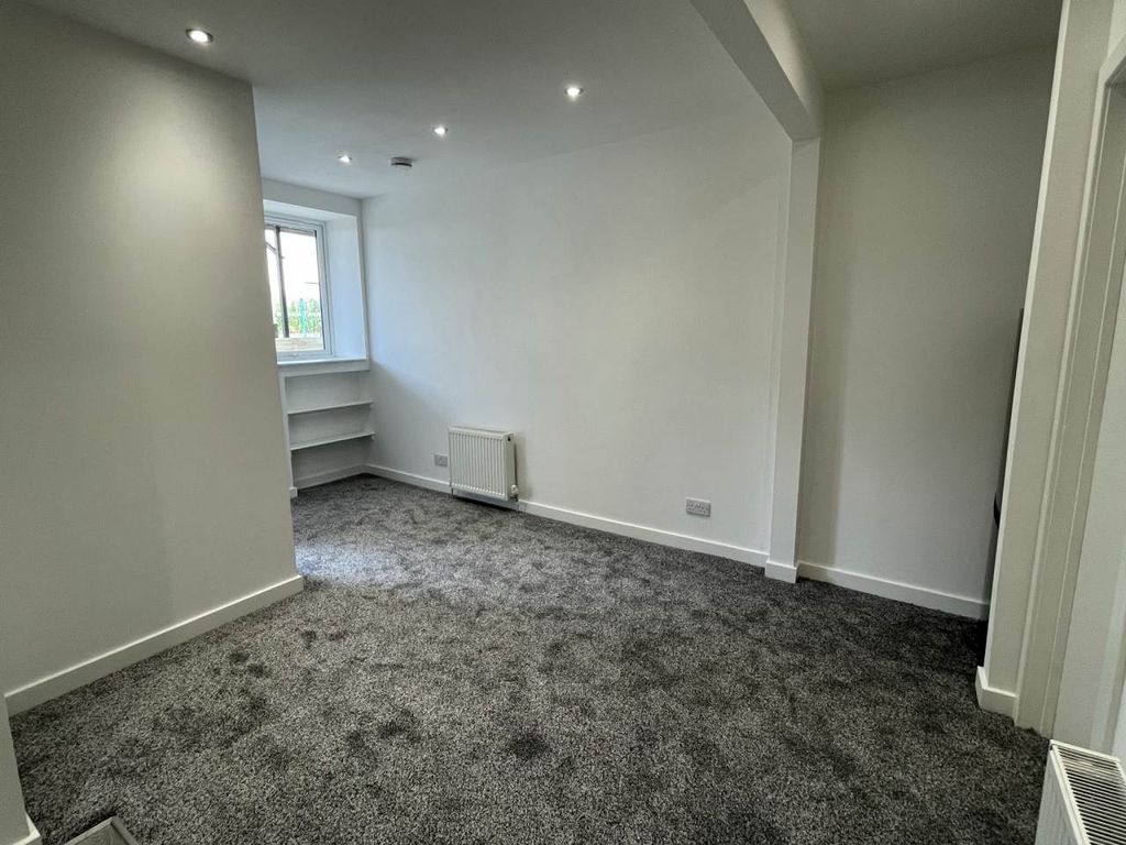 Property photo 3 of 7 Img_8102