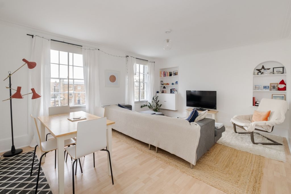 Property photo 1 of 16 Canonbury Square