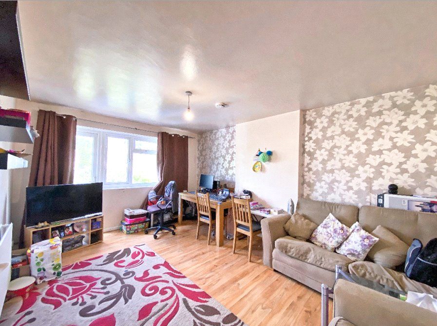 Property photo 3 of 8 Picture No. 12