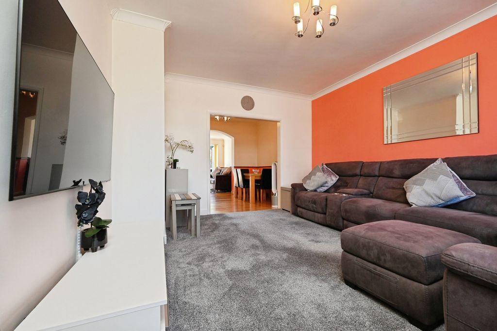 Property photo 2 of 20 Pbox-Img.Jpg