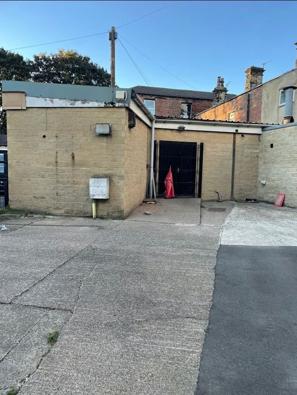 Property photo 1 of 8