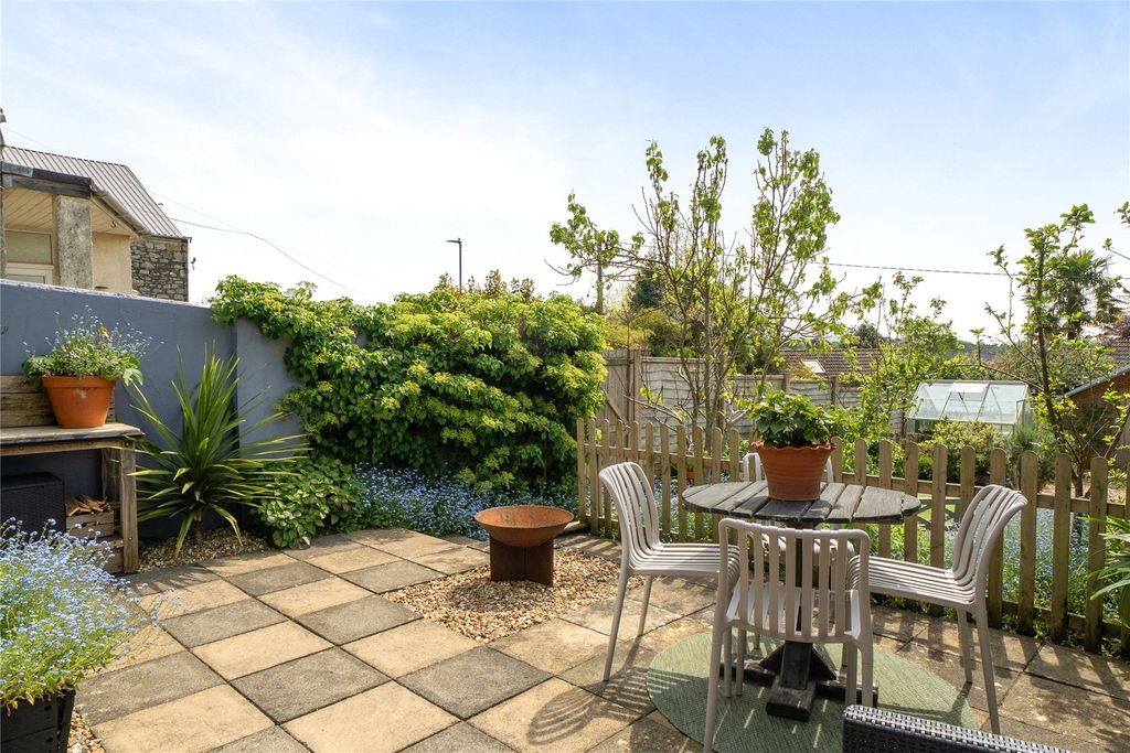 Property photo 2 of 17 Picture No. 33