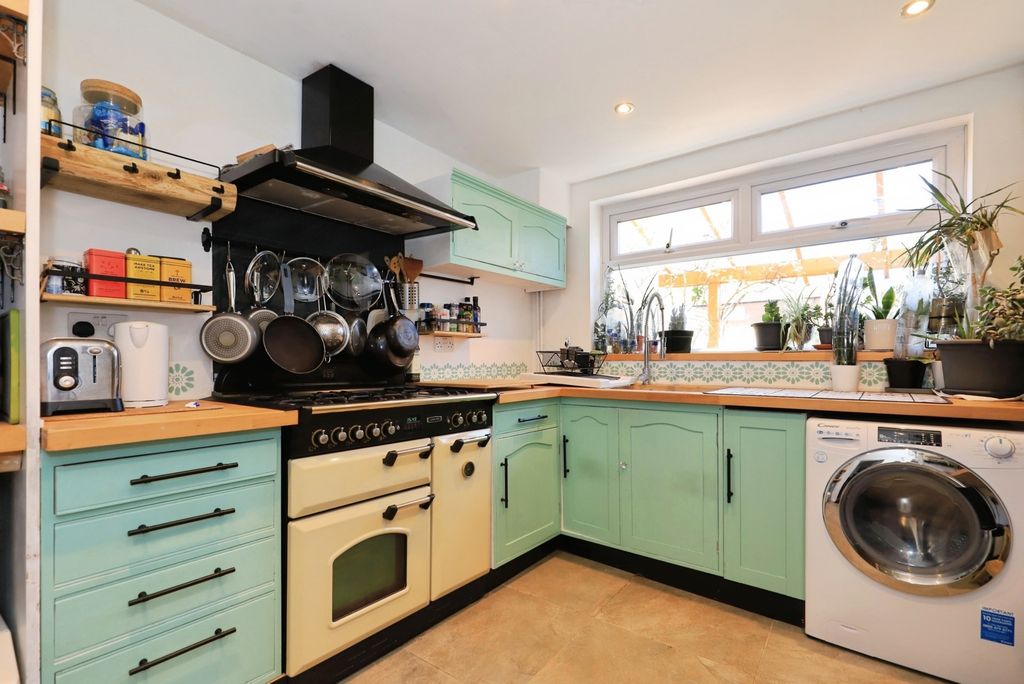 Property photo 2 of 20 Pbox-Img.Jpg