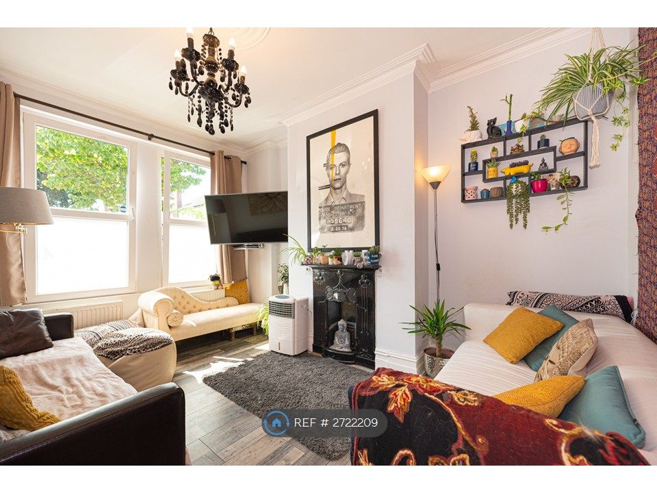 Property photo 3 of 28