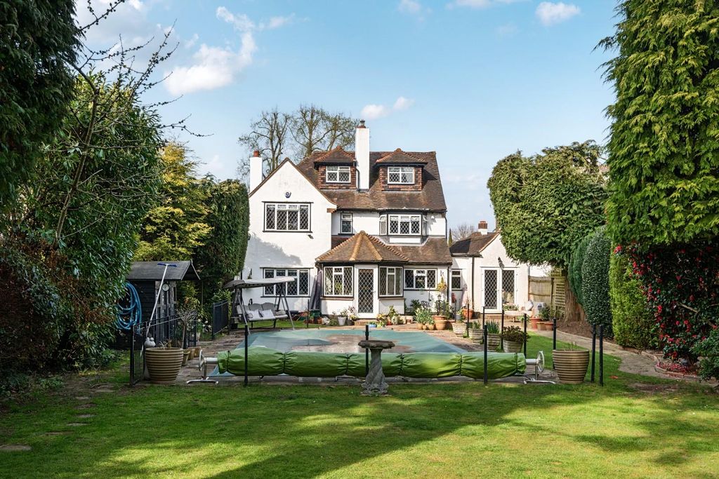 Property photo 2 of 19