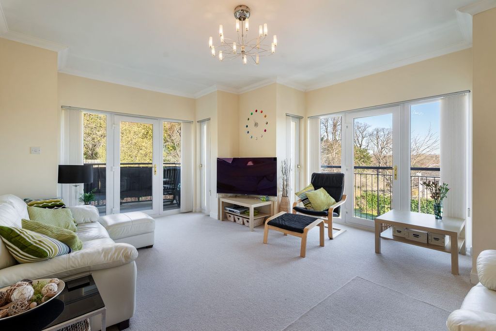 Property photo 2 of 23