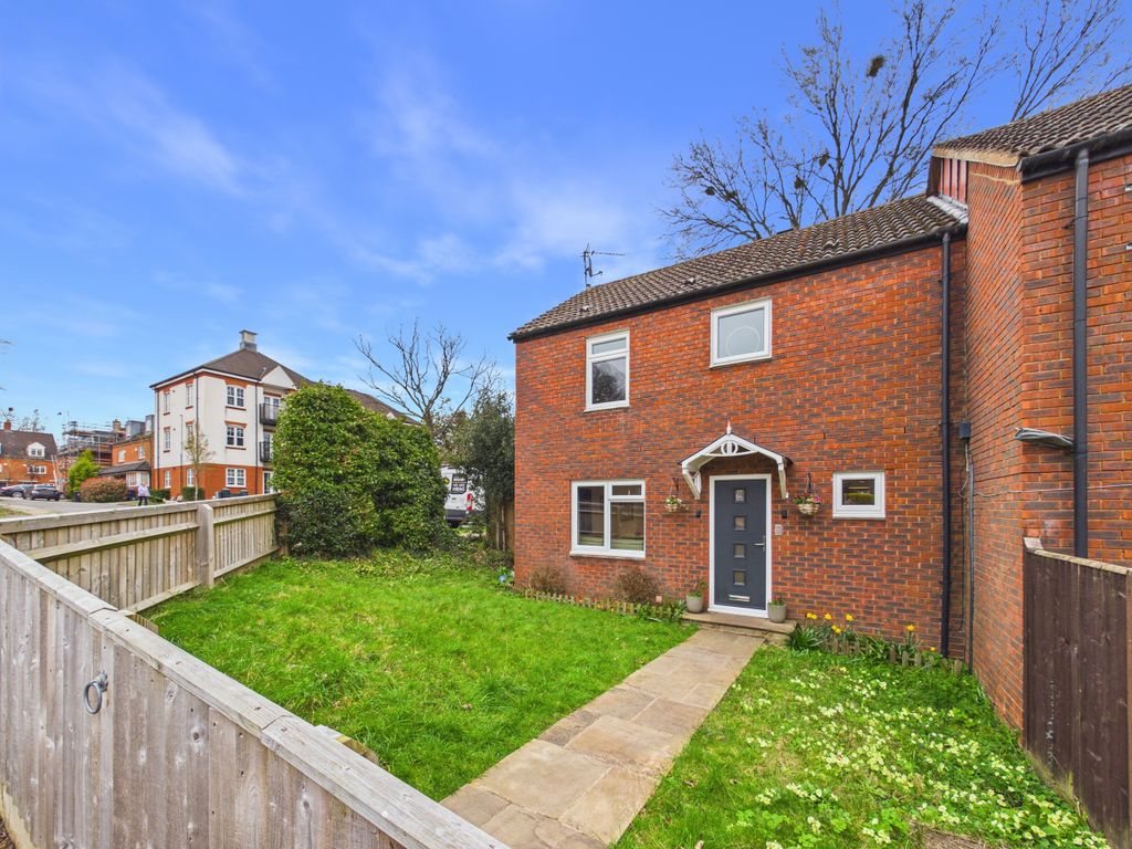 Property photo 1 of 14 Cam01354G0-Pr0686-Still027