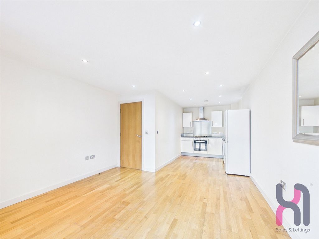 Property photo 3 of 14 Picture No. 10