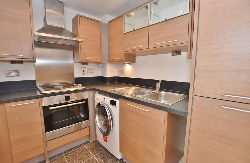 Property photo 2 of 11 14041.Jpg