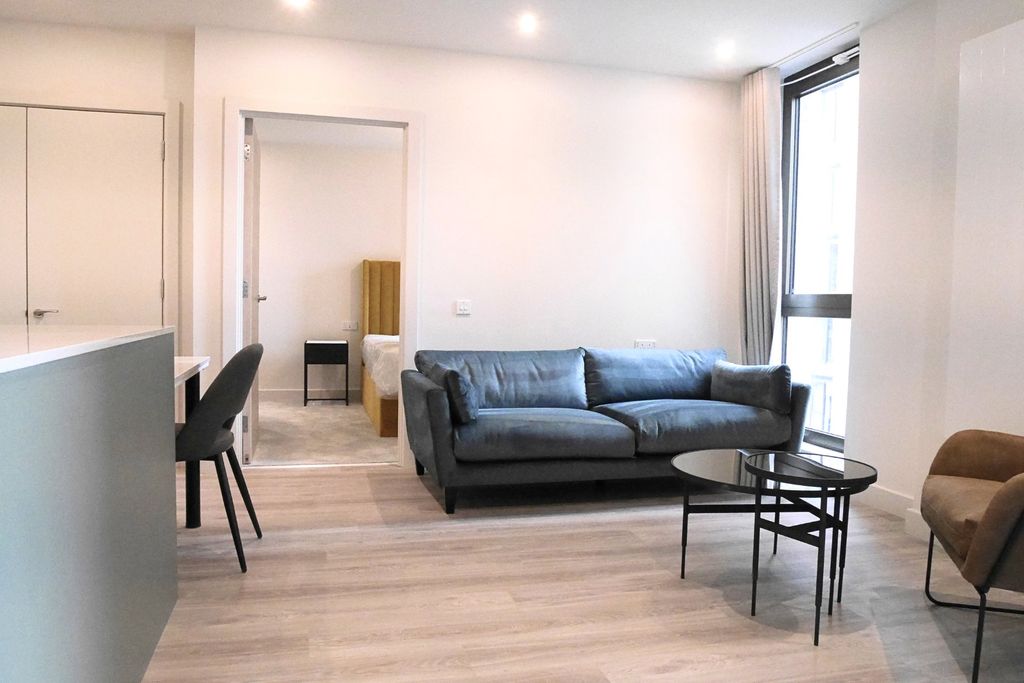 Property photo 2 of 19 Lounge