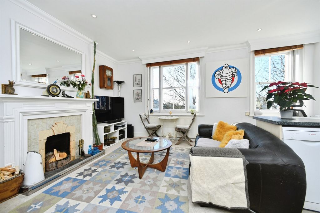 Property photo 2 of 17