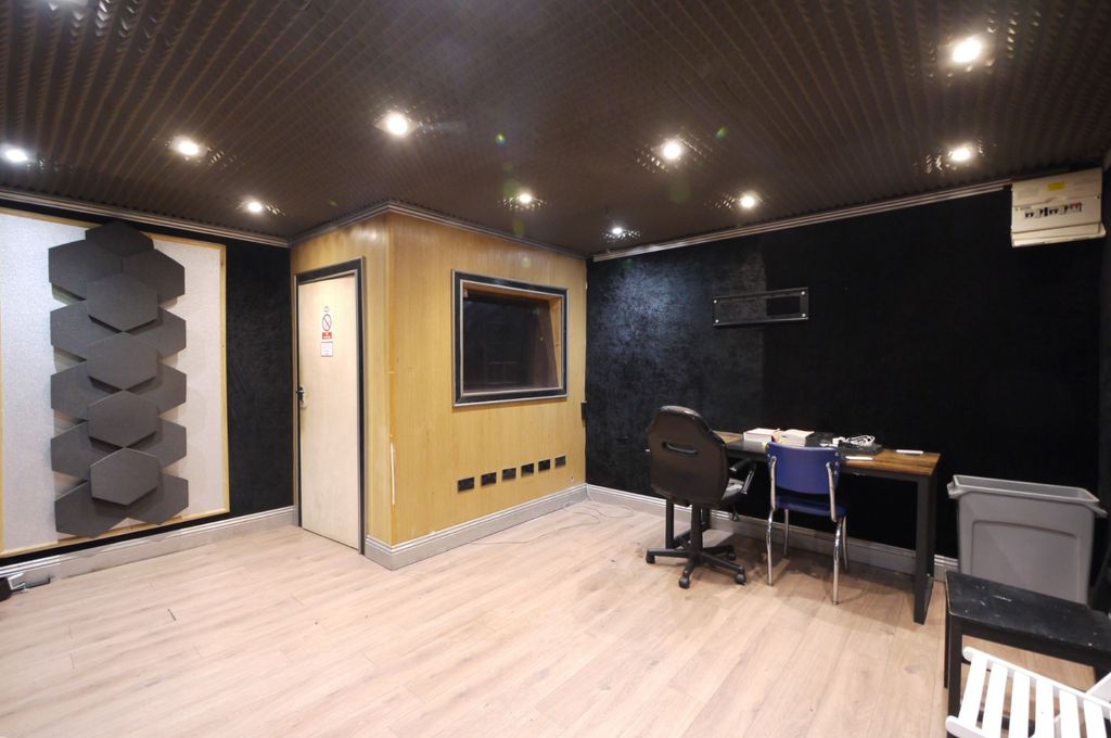 Property photo 3 of 8 3429303
