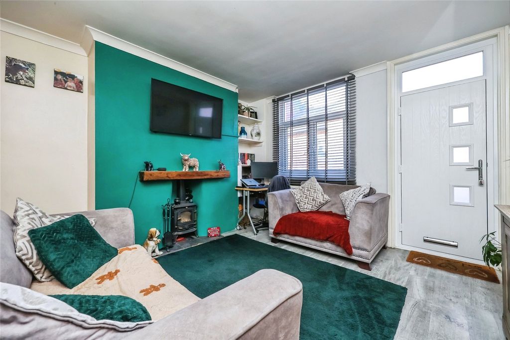 Property photo 2 of 23 Picture No. 27