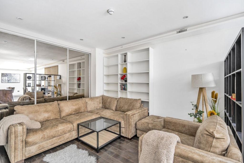 Property photo 2 of 14 Reception