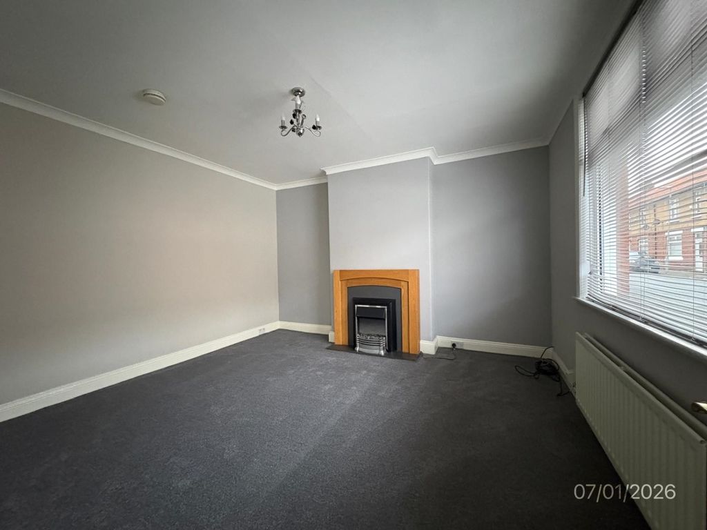 Property photo 3 of 8 52 Helmsley Street 07.01 (7)
