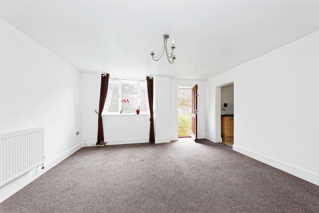 Property photo 3 of 12 Photography