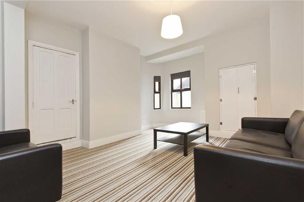 Property photo 2 of 18 Living Room