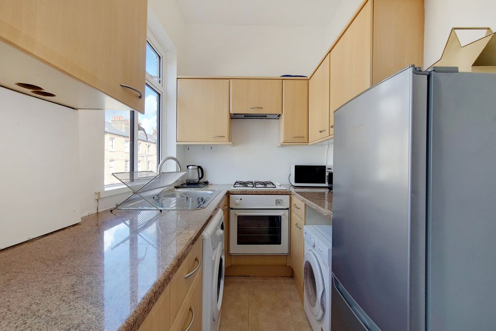 Property photo 2 of 7