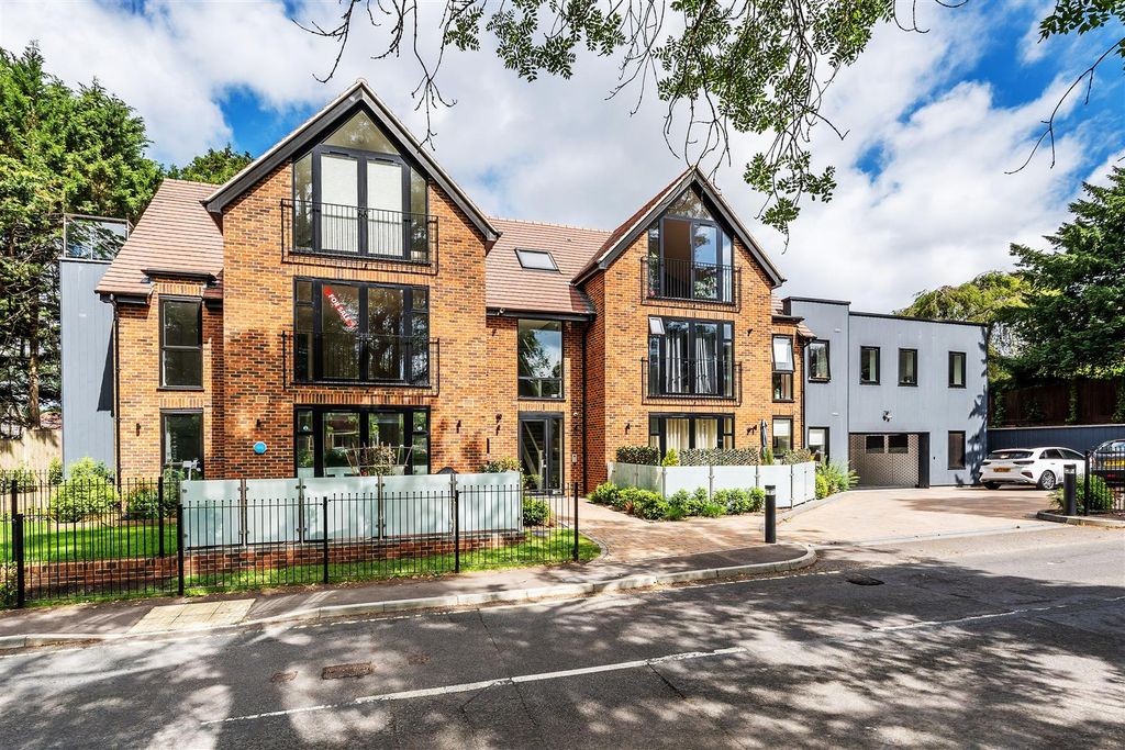 Property photo 1 of 11 One-Parkers-Hill-5.Jpg