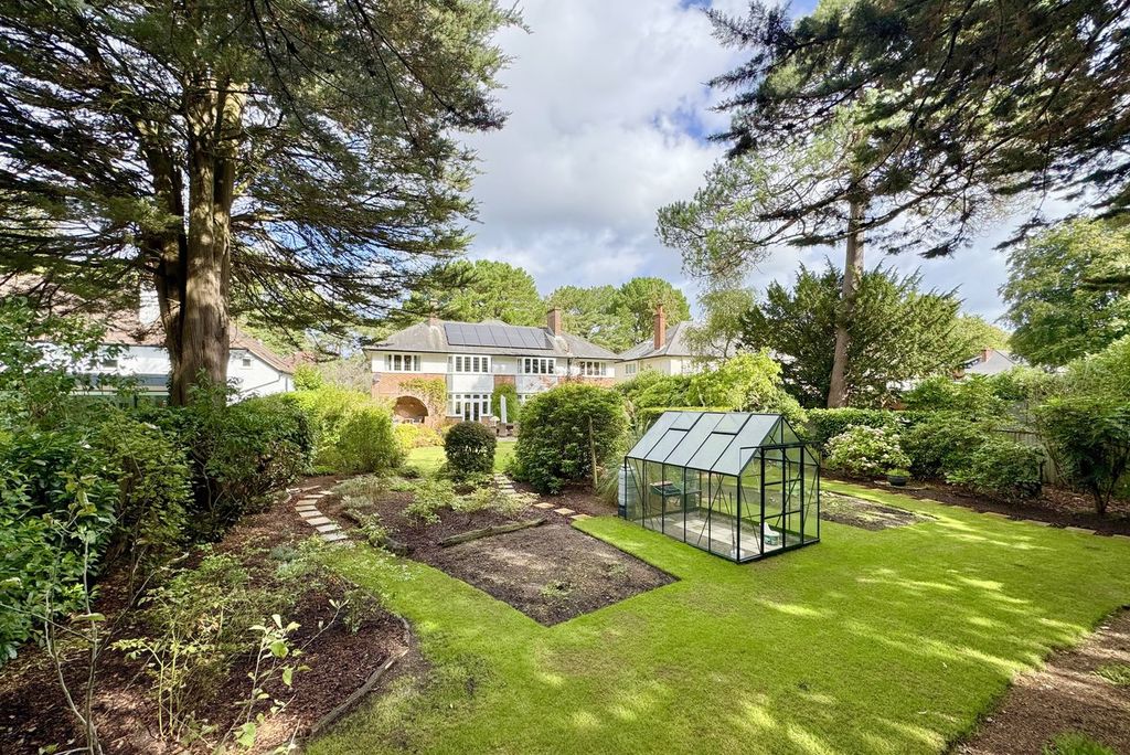 Property photo 3 of 34