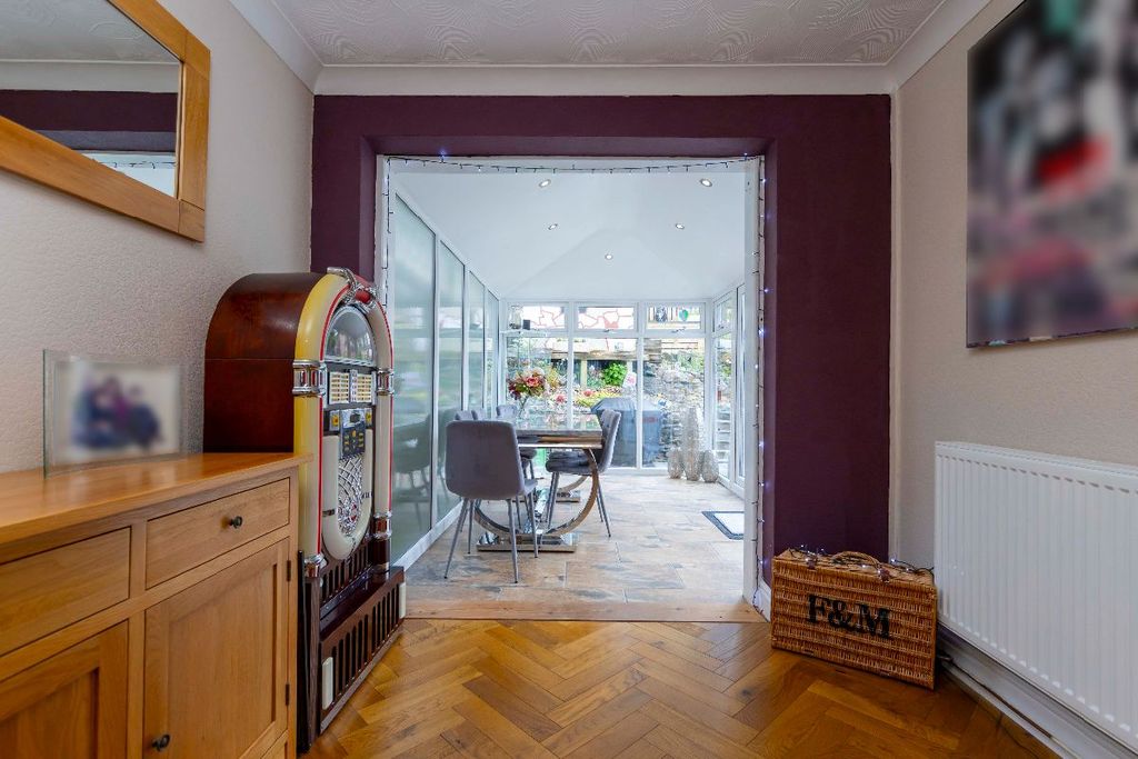 Property photo 2 of 41